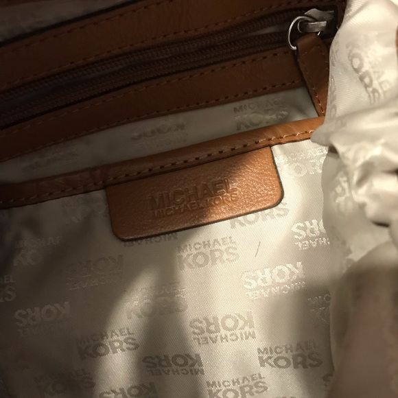 Gorgeous Michael Kohr’s Purse - Picture 4 of 5